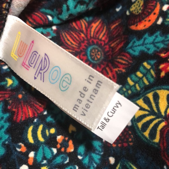 LuLaRoe Tall & Curvy Floral leggings - Picture 3 of 3
